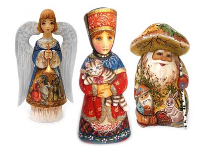 Figurines en bois sculpté